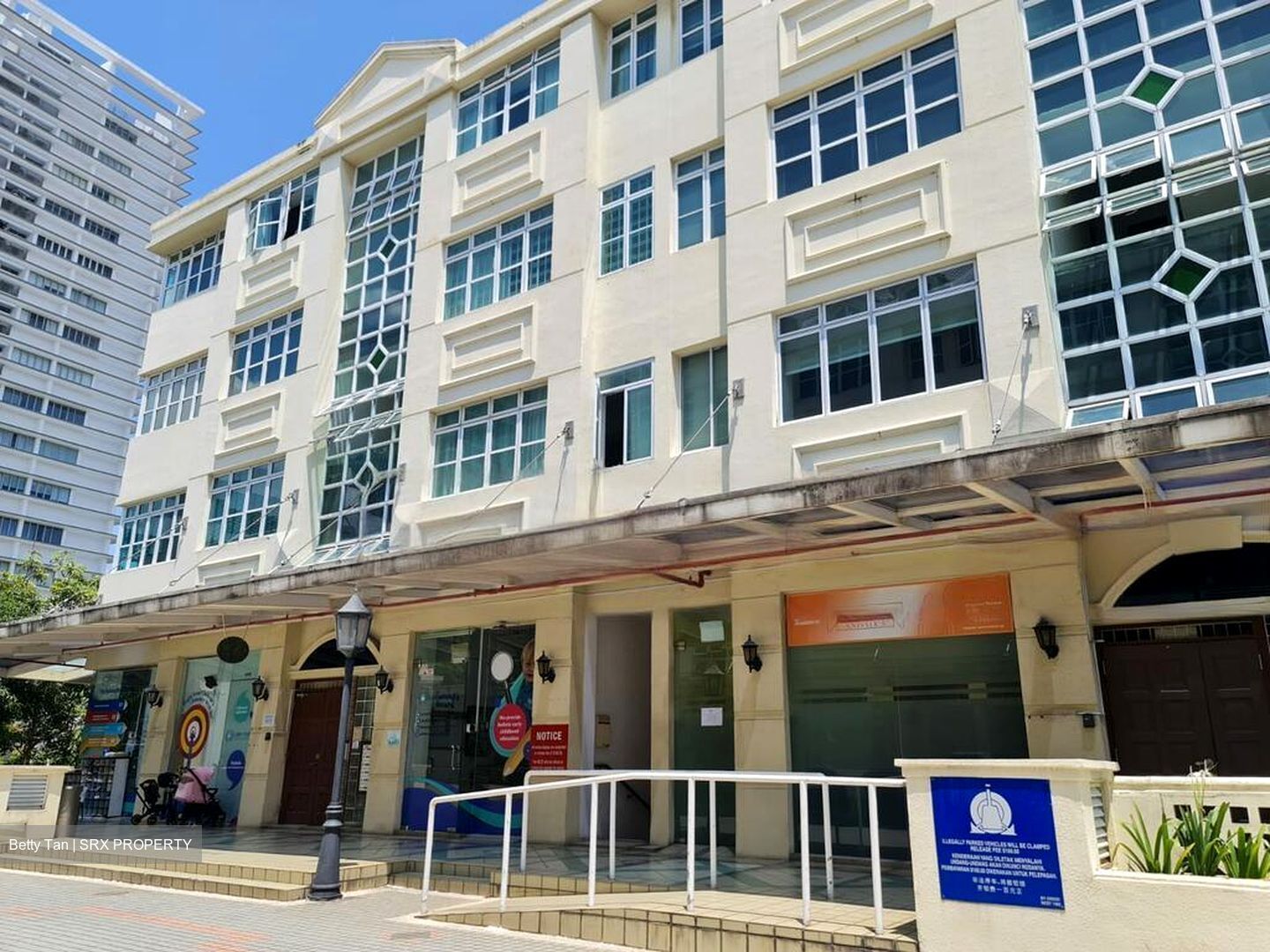 Kingston Terrace (D14), Retail #479198291